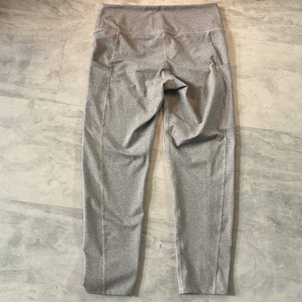 Banana Republic Athletic leggings / side pockets Light Grey NWOT Size L - Picture 5 of 12